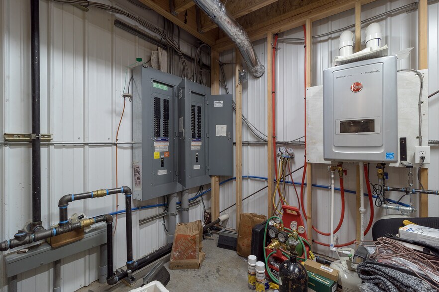 More Photos Of 618 Industrial Ct, Walla Walla Warehouse For Sale