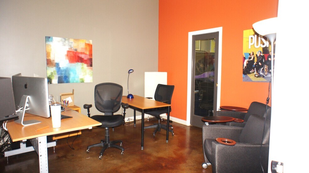 More Photos Of 7316 101 Ave NW, Edmonton Office For Sale