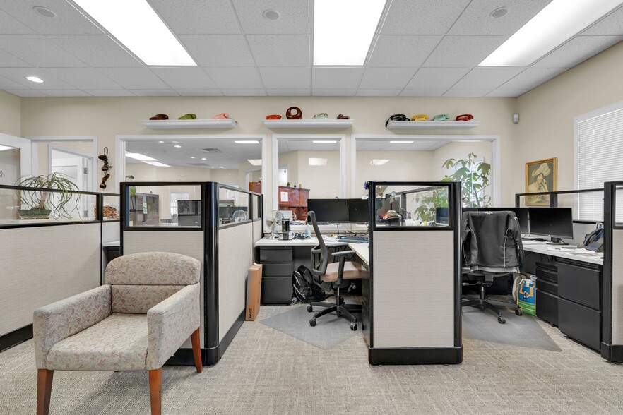 More Photos Of 2141 Rowland Ave, Savannah Office For Sale