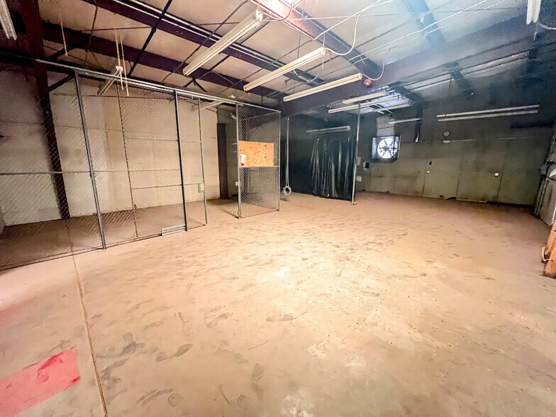 More Photos Of 1409 E Highway 350, Big Spring Industrial For Sale