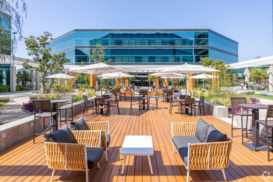 More Photos Of 9635 Granite Ridge Dr, San Diego Office For Lease