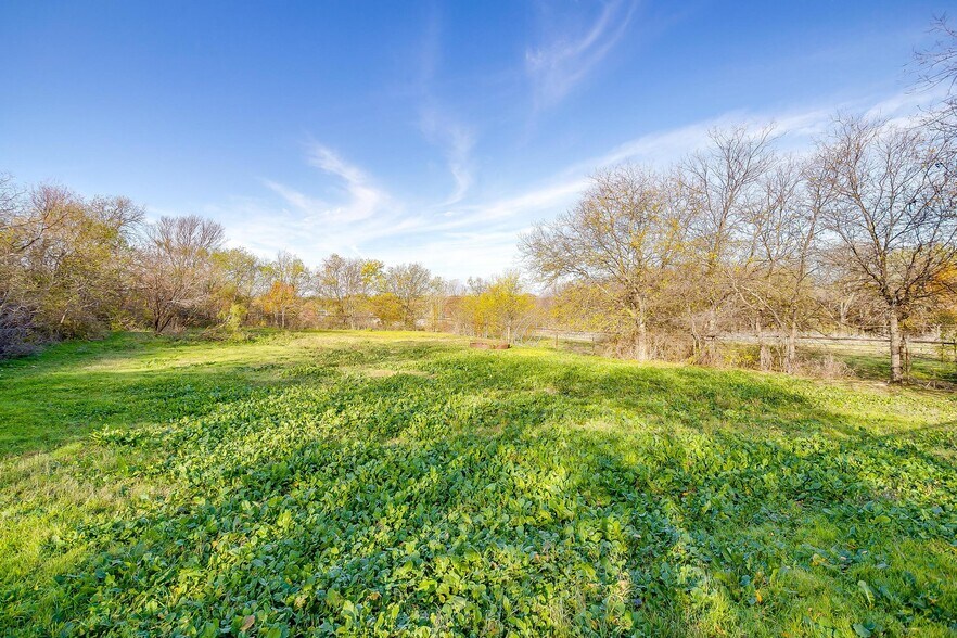 More Photos Of 1101 E Main St, Crowley Land For Sale
