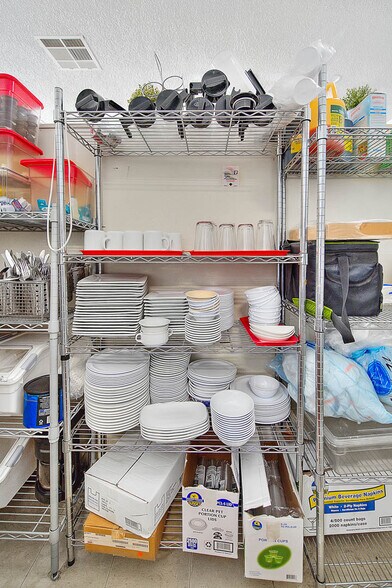 More Photos Of 14901 S Western Ave, Gardena Freestanding For Lease