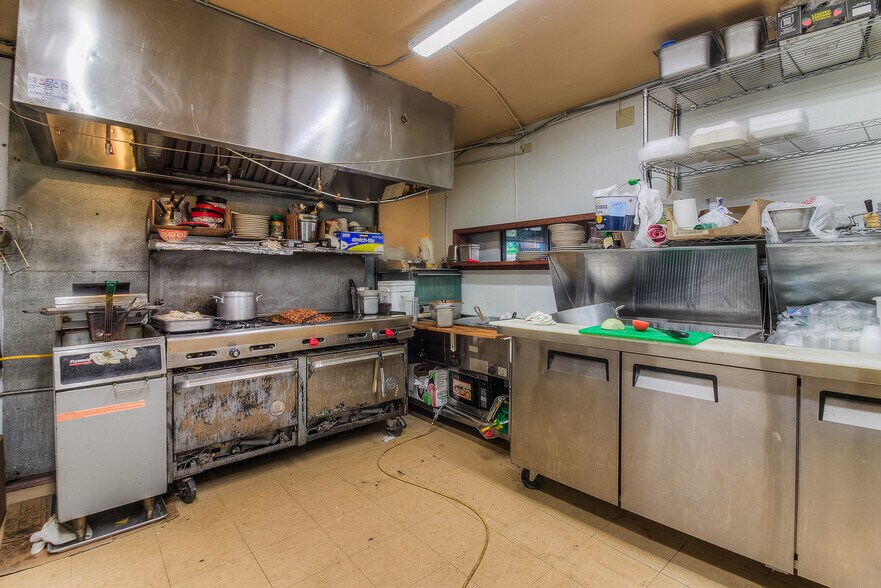 More Photos Of 1005-1009 N 1st Street, Yakima General Retail For Sale