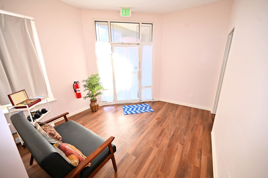 More Photos Of 723 S Charles St, Baltimore Office Residential For Sale