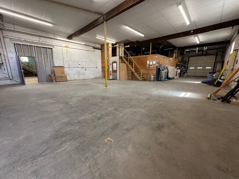More Photos Of 50 Sheridan St, Stratford Manufacturing For Sale