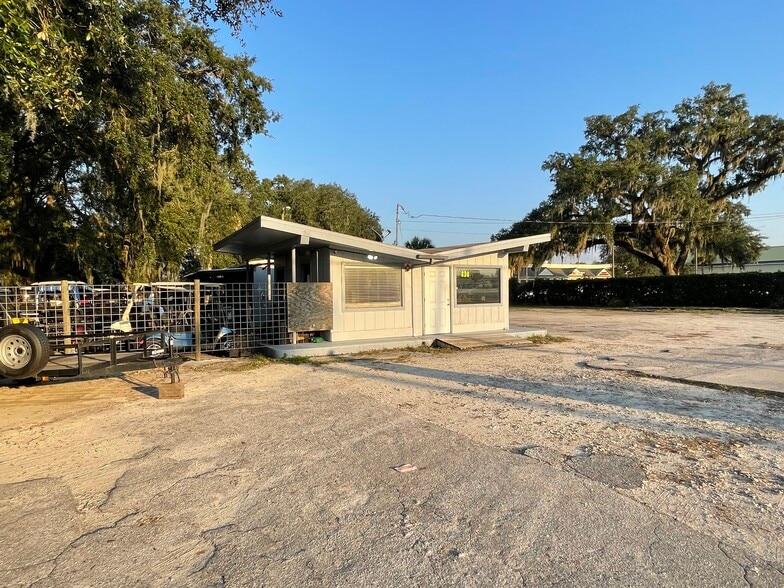 More Photos Of 830 S Main St, Wildwood Auto Dealership For Sale