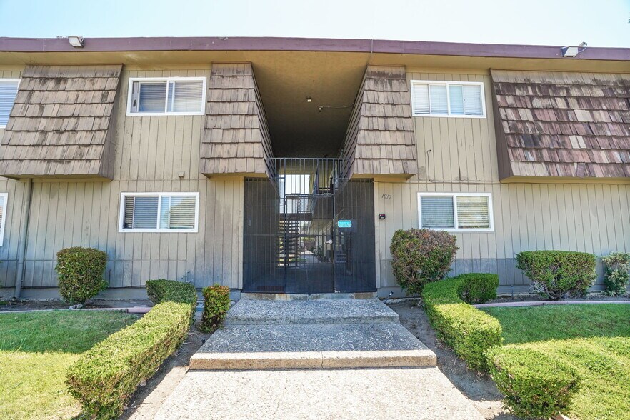 More Photos Of 1017 H St, Antioch Apartments For Sale