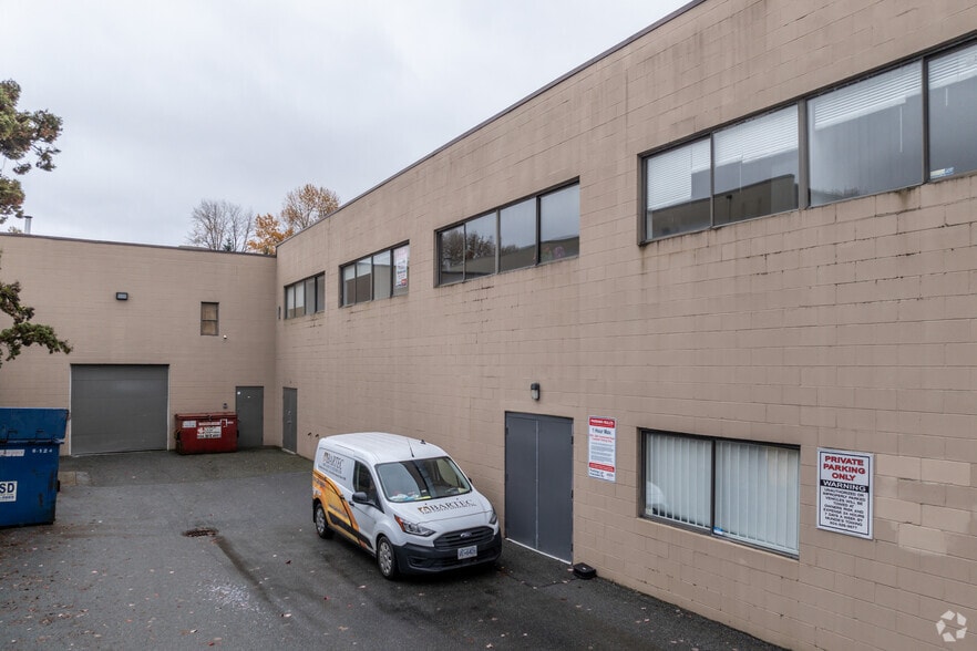 More Photos Of 8555 Government Rd, Burnaby Warehouse For Lease