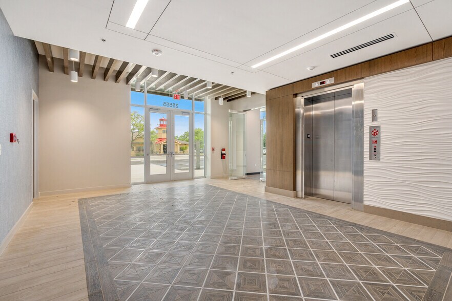 More Photos Of 25555 W IH-10, San Antonio Medical For Lease