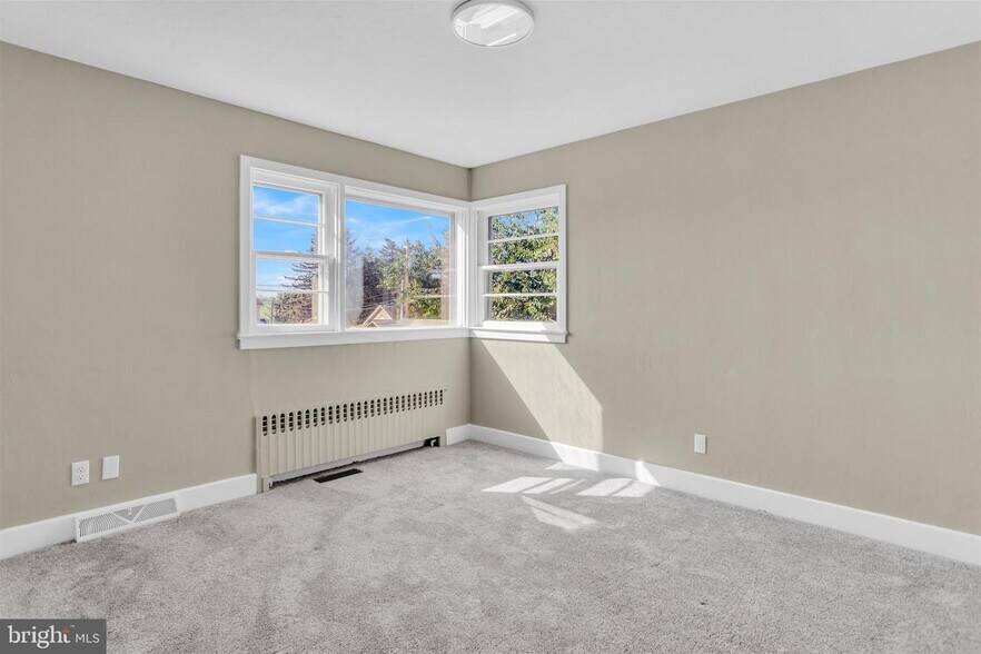 More Photos Of 4070 W Market St, York Office For Sale