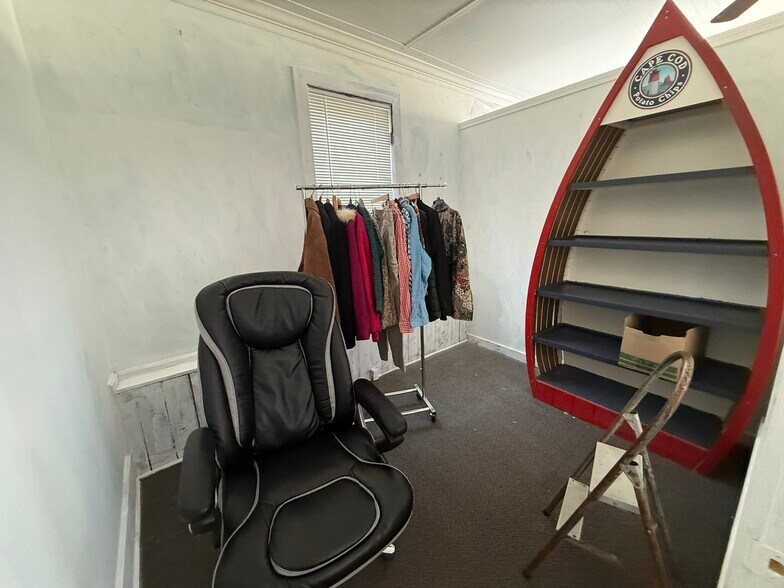 More Photos Of 398 Court St, Plymouth General Retail For Sale