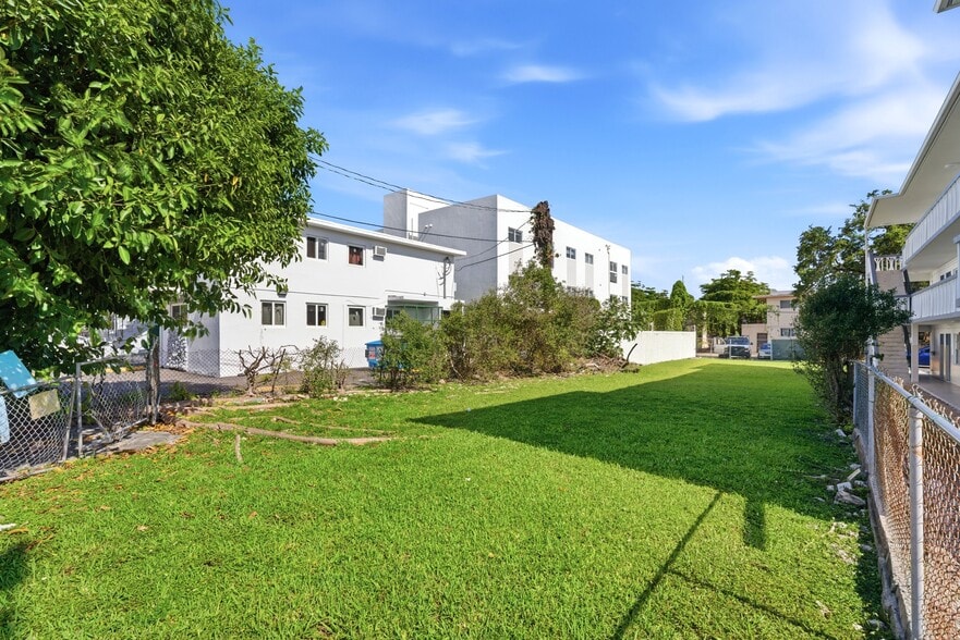 More Photos Of 718 SW 4th St, Miami Land For Sale