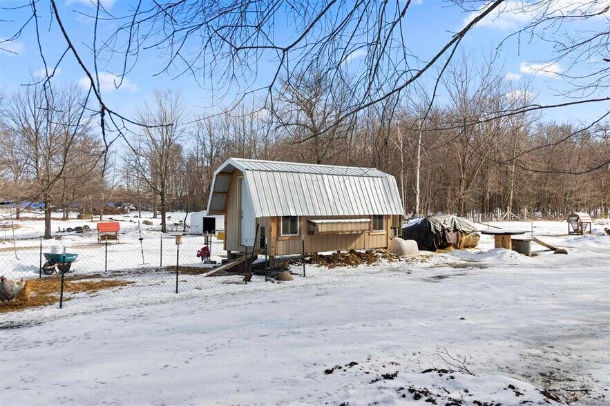 More Photos Of W11375-A W11375-A County Road X Rd, Crivitz Sports And Entertainment For Sale