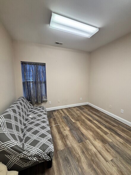 More Photos Of 646-662 Prosperity Way, Chesapeake Flex For Lease