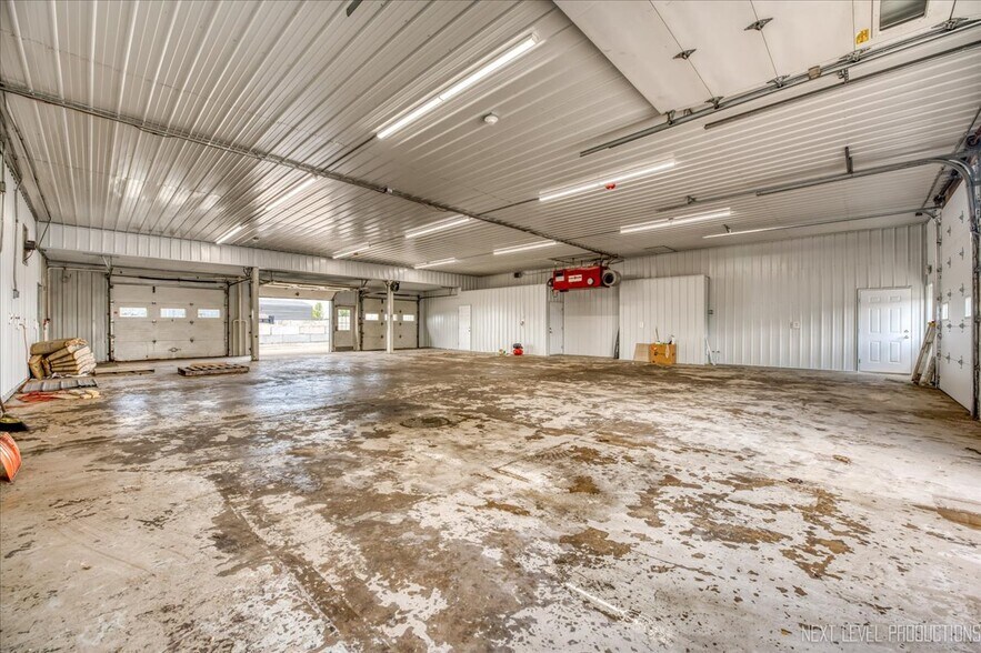 More Photos Of 2690 E Church St, Sandwich Warehouse For Lease