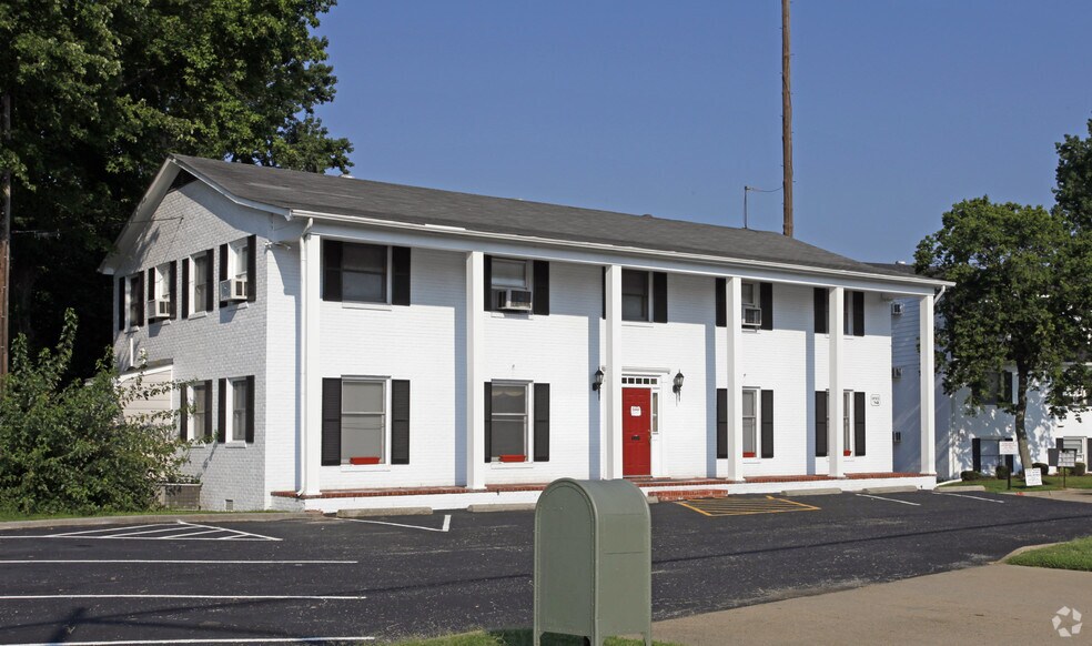 More Photos Of 13441 Warwick Blvd, Newport News Flex For Lease