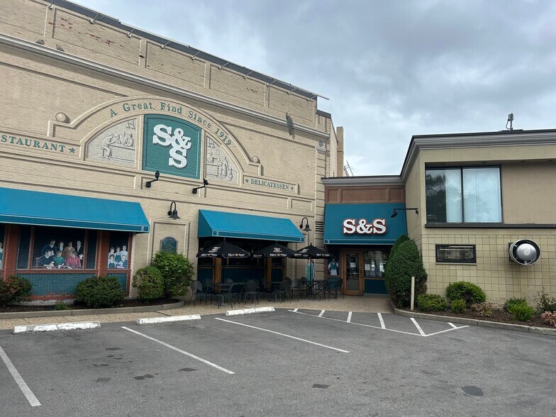 Primary Photo Of 1334 Cambridge St, Cambridge Restaurant For Lease