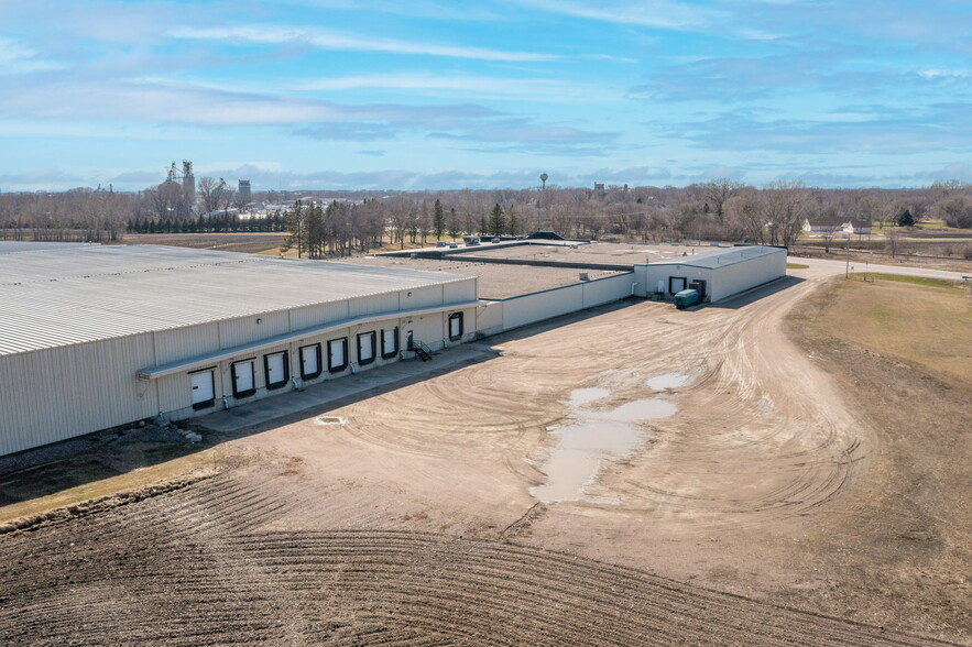 More Photos Of 223 1st Ave SE, Clara City Distribution For Lease