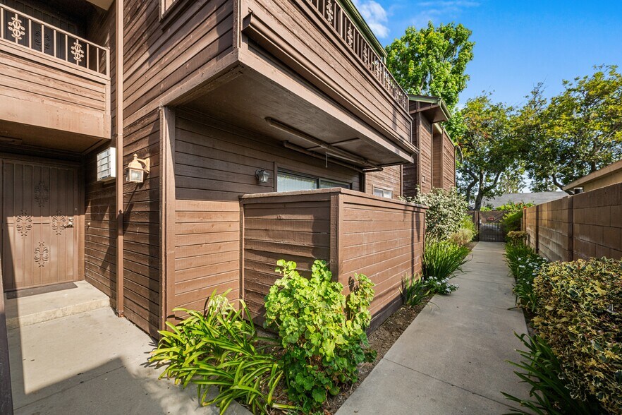 More Photos Of 3608 W Orange Ave, Anaheim Apartments For Sale