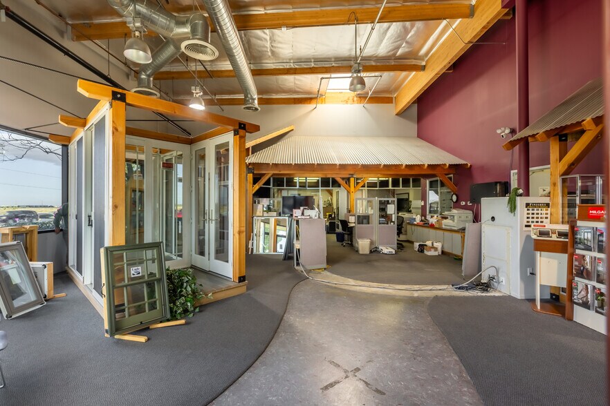 More Photos Of 608 E Rancho Vista Blvd, Palmdale Service For Sale