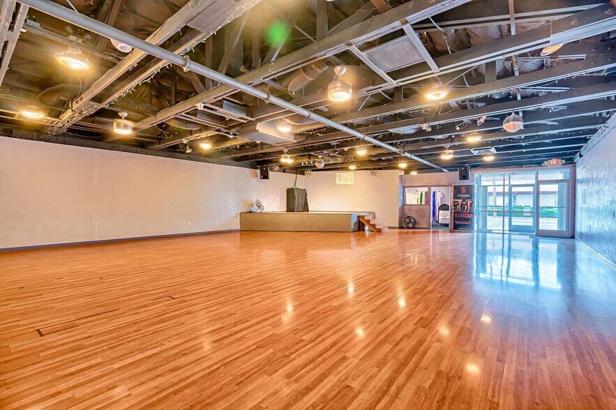 More Photos Of 417 W Santa Fe Ave, Flagstaff Flex For Sale