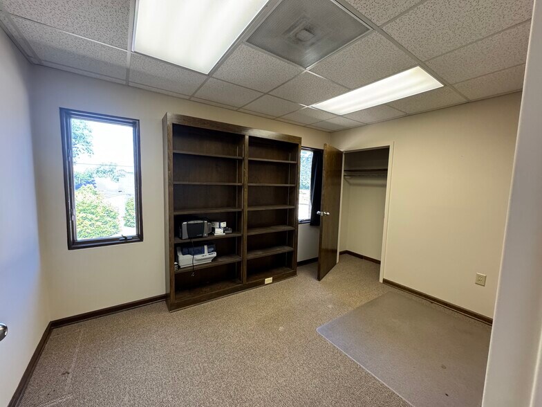 More Photos Of 411 W Gordon St, Thomaston Medical For Sale