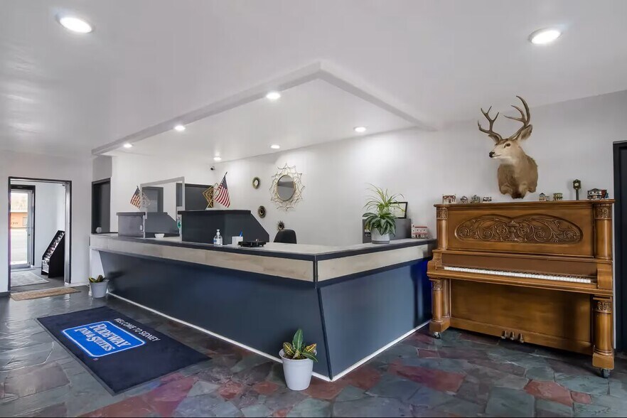 More Photos Of 935 9th Ave, Sidney Hotel For Sale