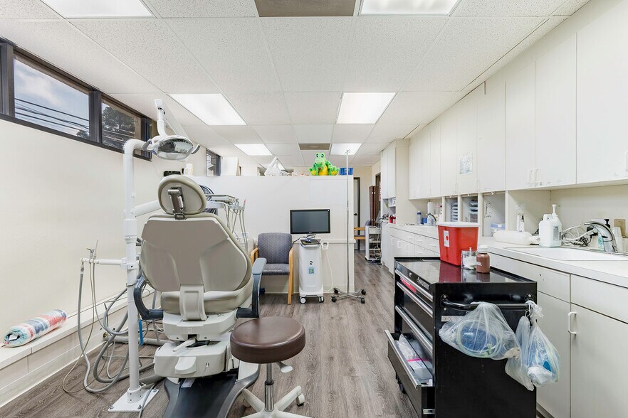 More Photos Of 5631 Lincoln Ave, Cypress Medical For Lease