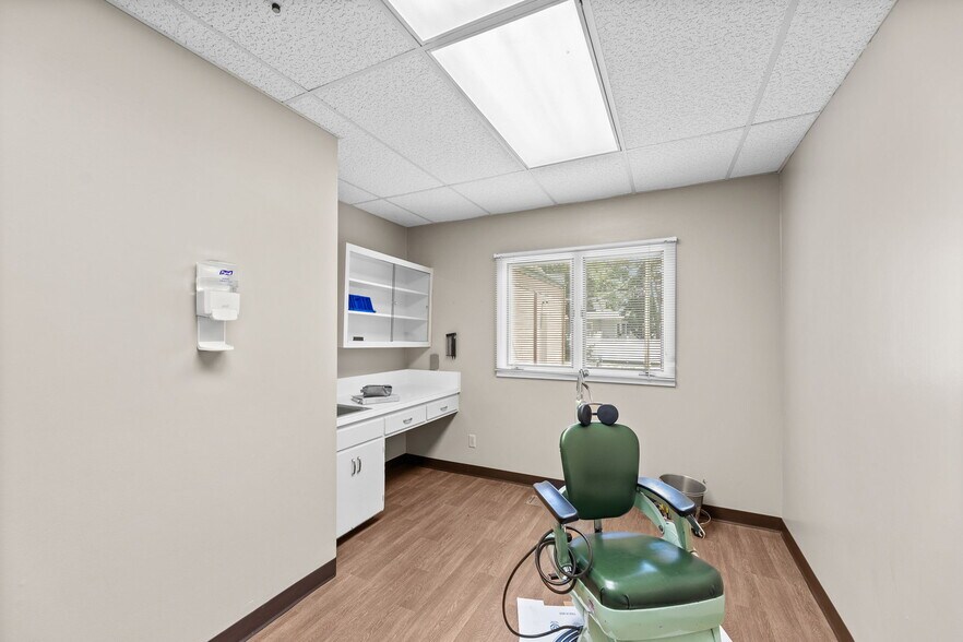 More Photos Of 202 S 9th St, Humboldt General Retail For Sale