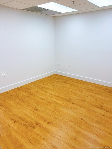 More Photos Of 1110 Brickell Ave, Miami Office For Lease