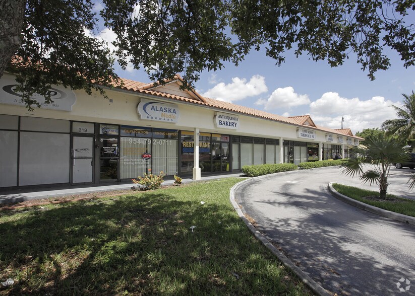 More Photos Of 301-319 S State Road 7, Plantation General Retail For Lease