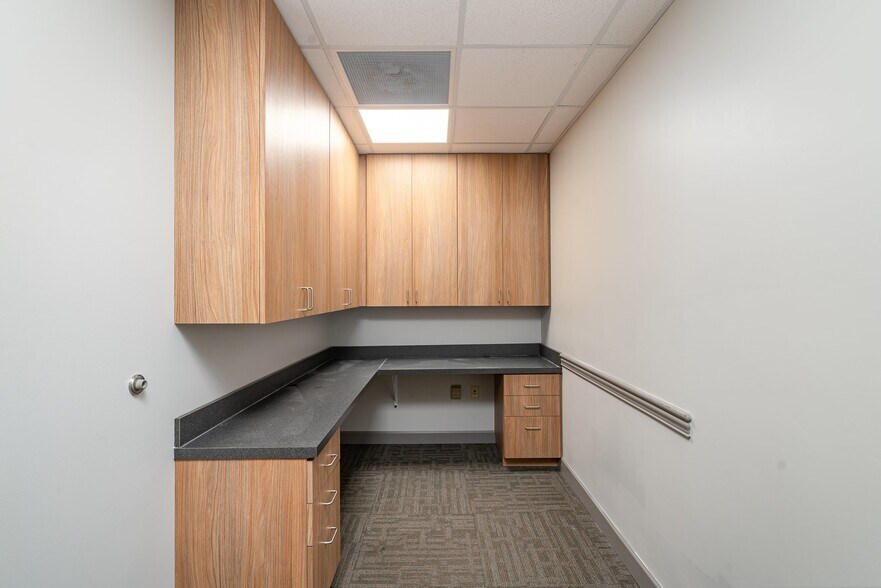 More Photos Of 1001 Merylinger Ct, Franklin Medical For Lease