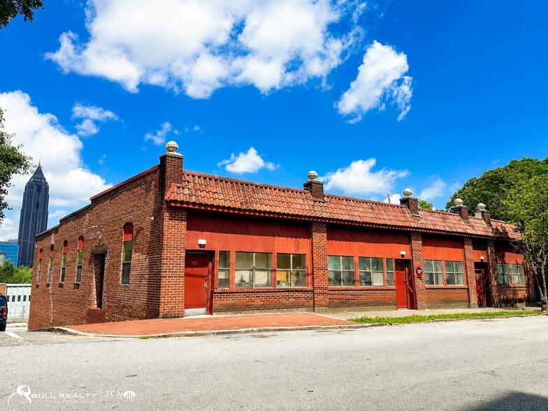 More Photos Of 530 NE Parkway Dr, Atlanta Apartments For Sale