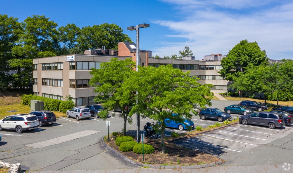 More Photos Of 19 Crosby Dr, Bedford Unknown For Lease