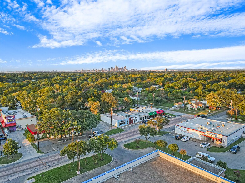 Primary Photo Of 2309 Mountain Lake Rd, Dallas General Retail For Lease