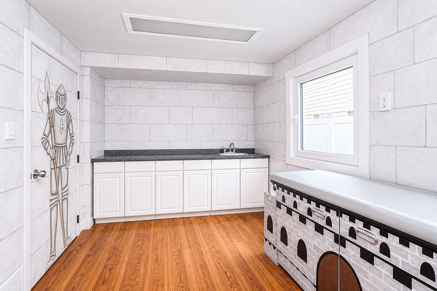 More Photos Of 3767 Richmond Ave, Staten Island Medical For Sale