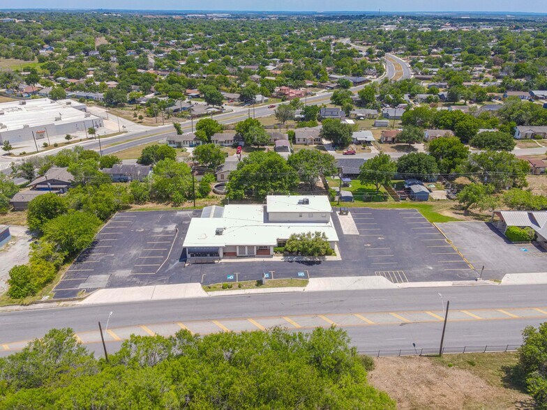 More Photos Of 3326-3328 E Southcross Blvd, San Antonio Medical For Sale