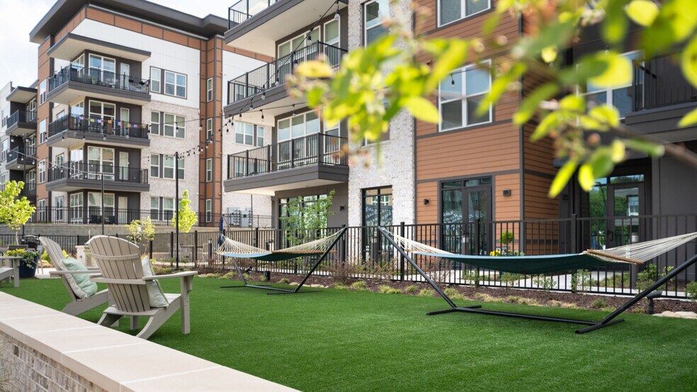 More Photos Of 930 W Mallard Creek Church Rd, Charlotte Apartments For Lease