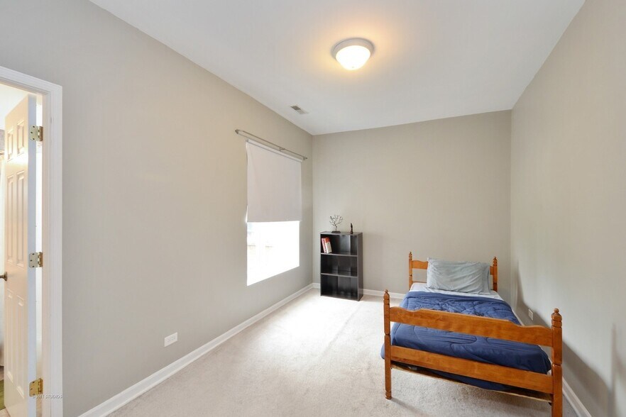 More Photos Of 108 N Hamlin Blvd, Chicago Apartments For Sale