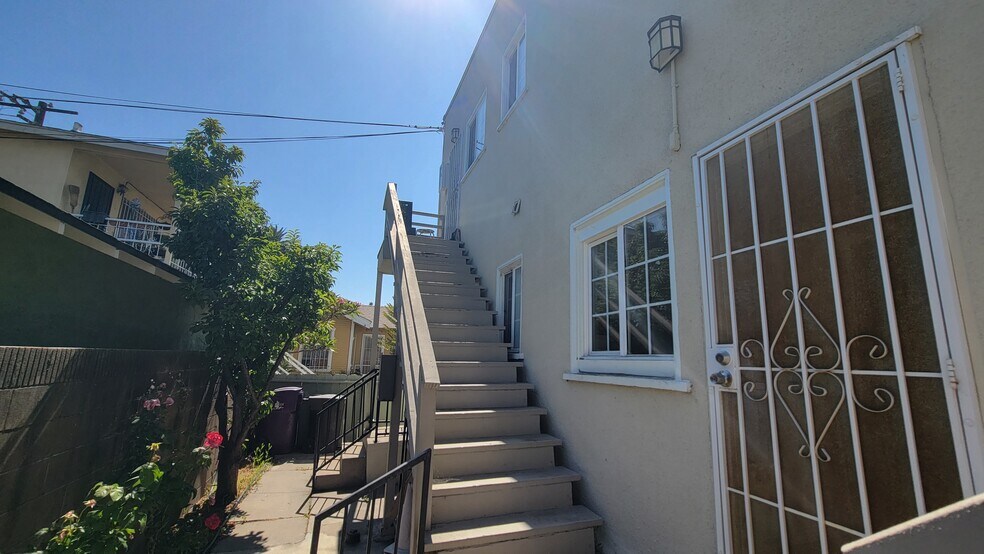 More Photos Of 2415 E 7th St, Long Beach Apartments For Sale