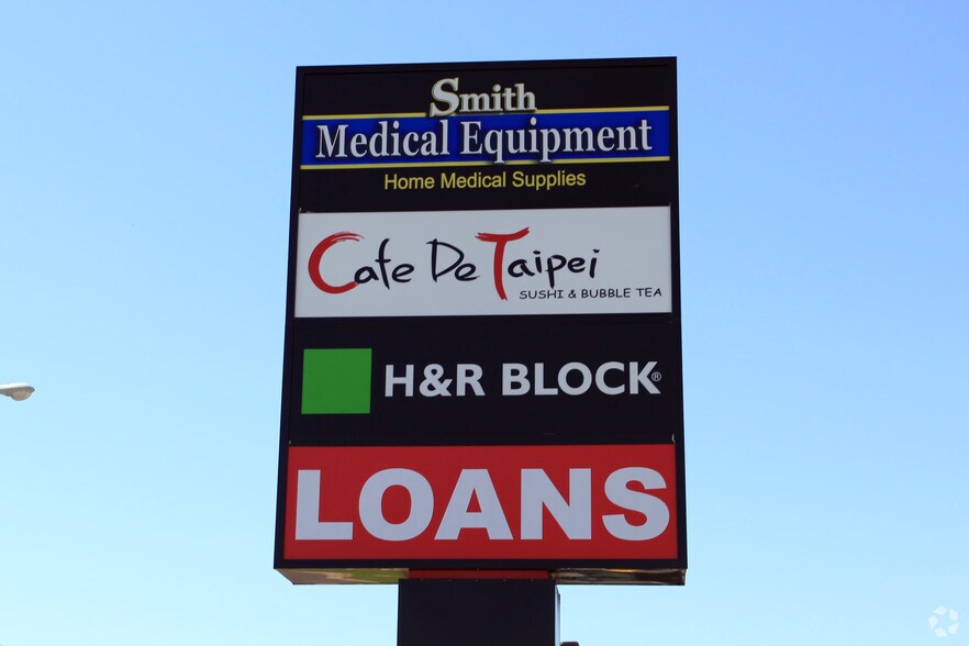 More Photos Of 601-617 S Broadway, Edmond Freestanding For Lease