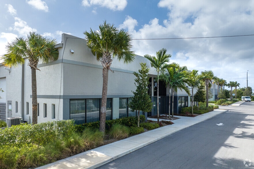 More Photos Of 3420 NW 27th Ave, Pompano Beach Unknown For Lease