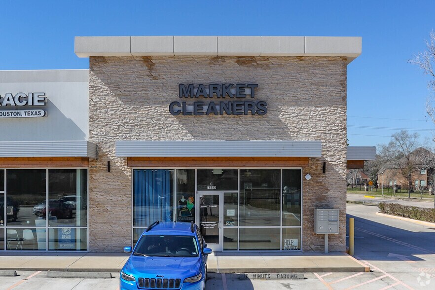 More Photos Of 14555 W Lake Houston Pky, Houston Storefront Retail Residential For Lease