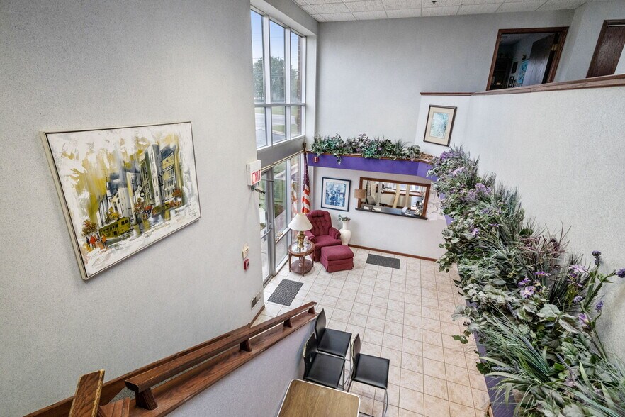 More Photos Of 5601 W 120th St, Alsip Light Distribution For Sale
