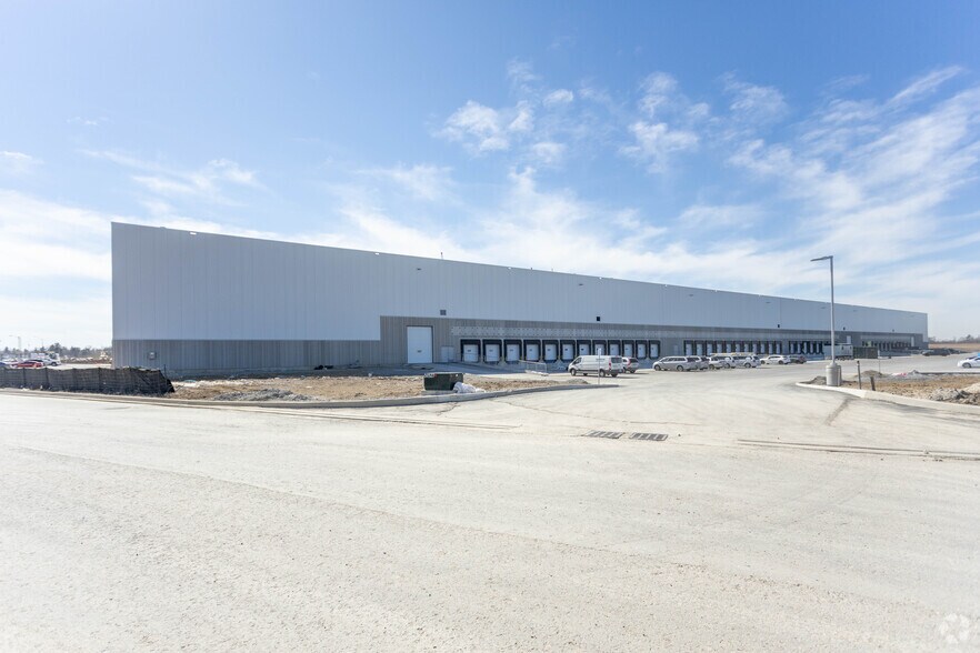More Photos Of 50 Aeropark Blvd, Hamilton Distribution For Lease