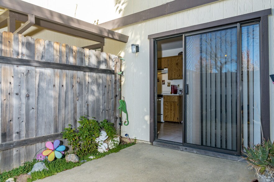 More Photos Of 3337 La Canada Dr, Cameron Park Apartments For Sale