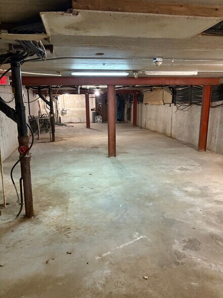 More Photos Of 9639-9640 Diamond Dr, Saint Louis Apartments For Sale