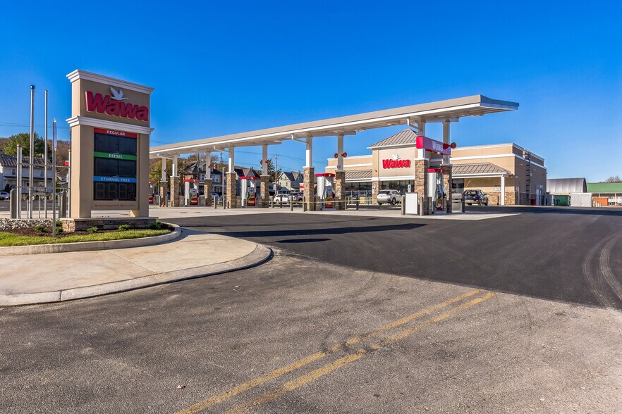 More Photos Of 10 Bernville Rd, Robesonia Convenience Store For Sale