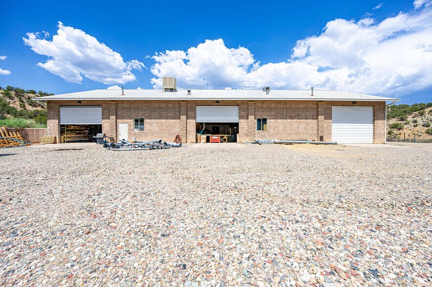 More Photos Of 2005 CR 319, Rifle Warehouse For Lease